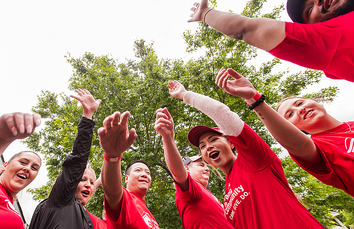 Aramark volunteers